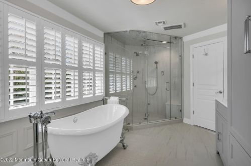 4 Tuxedo Rd, Locust NJ 07760-1825 exterior