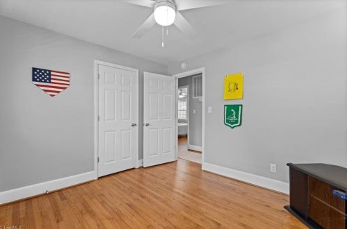 1518 Liberty Dr, Greensboro NC  27408-4928 exterior