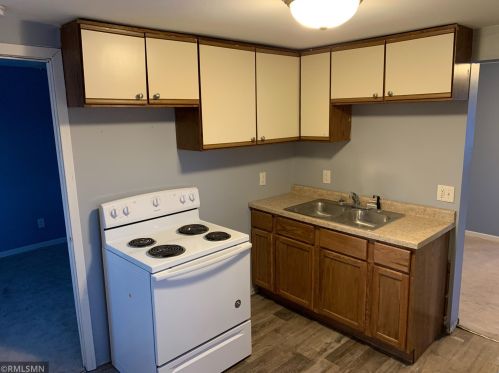 870 Cook Ave, Saint Paul MN 55106-3216 exterior