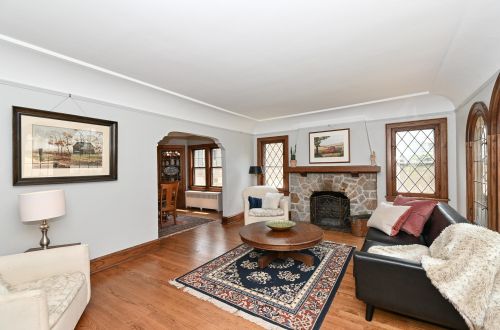 5040 Shoreland Ave, Milwaukee WI  53217-5539 exterior