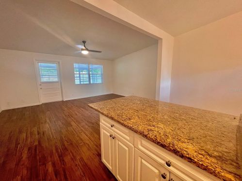 527 Broxburn Ave, Tampa FL  33617-7823 exterior