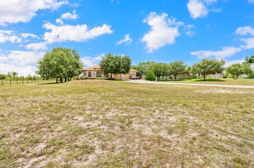 4620 22nd St, Naples, FL 34120-8416