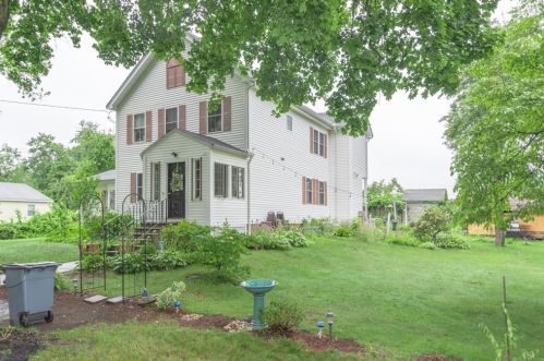 65 Ayer St, Methuen, MA 01844-6123