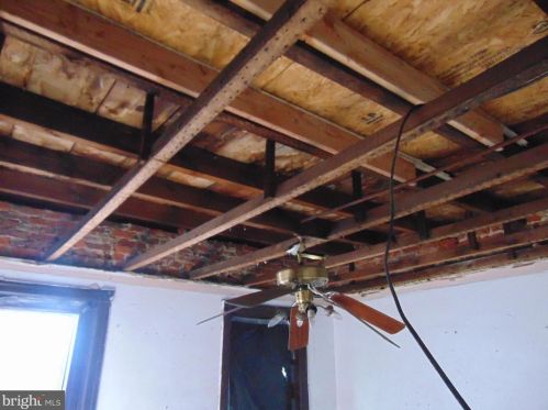 1225 Lansdowne Ave, Camden NJ 08104-1241 exterior