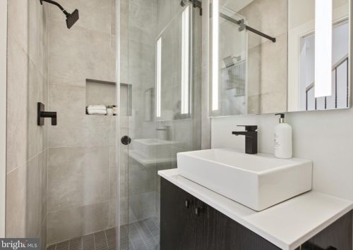 1416 A St, Washington DC  20003-1523 exterior