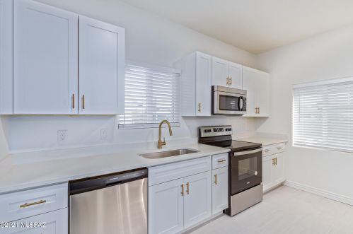 2109 Grant Rd, Tucson AZ  85719-3412 exterior