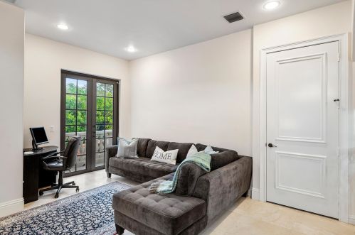 8060 Twin Lk Dr, Boca Raton FL 33496-1945 exterior