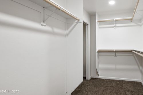 6611 Swan Rd, Tucson AZ 85718-5433 exterior