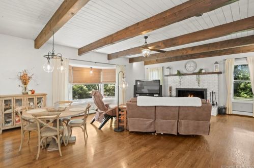 43 Morrell Ave, Milford CT 06461-2313 exterior