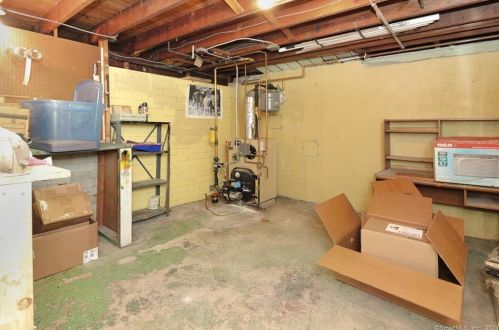 366 Anderson Ave, Milford CT 06460-3770 exterior