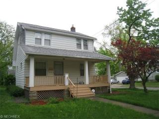 1536 Curry Dr, Cleveland OH  44124-2769 exterior