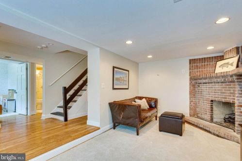 827 Royal St, Alexandria VA  22314-4340 exterior