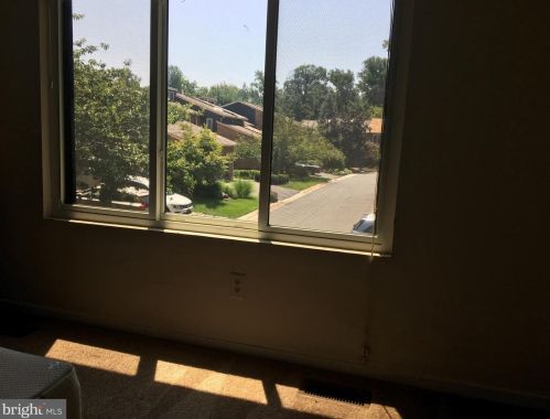 10741 Gloxinia Dr, Rockville MD 20852-3404 exterior