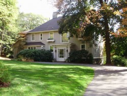 33 The Ledges Rd, Newton, MA 02459-2072