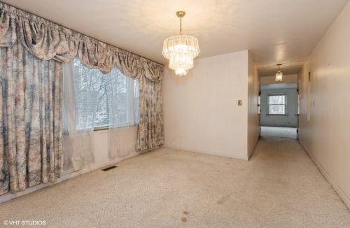 3322 Catalpa Ave, Chicago IL 60625-2275 exterior