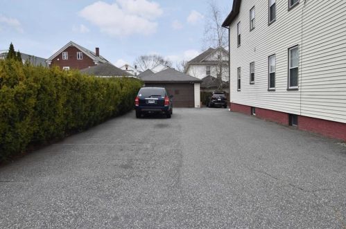 29 Radcliffe Ave, Providence RI 02908-2942 exterior