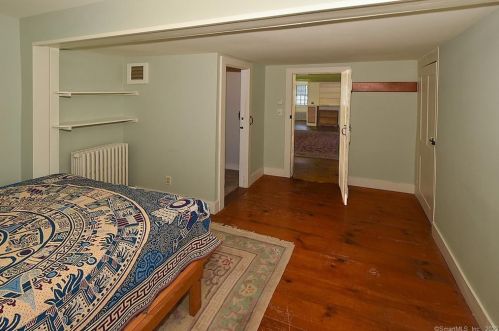 14 Meadow Rd, Windsor CT  06095-4617 exterior