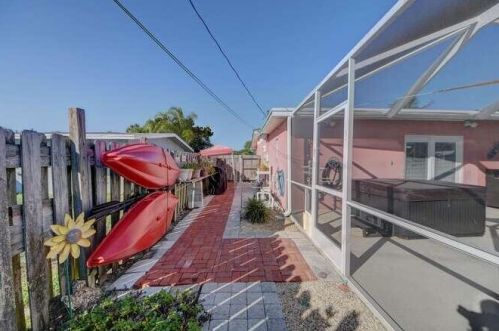 304 Bay St, Fort Pierce FL 34952-1317 exterior