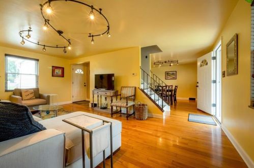 1527 Mansion Pl, Pittsburgh, PA 15218-2427