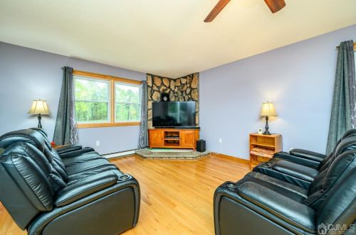 439 Cassville Rd, Jackson Twp NJ 08527-4712 exterior