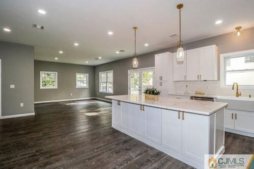 6 Dayton Rd, Edison NJ  08817-4007 exterior