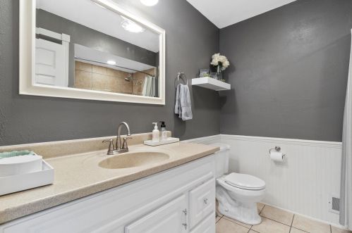 1015 121, Milwaukee WI 53226-3309 exterior