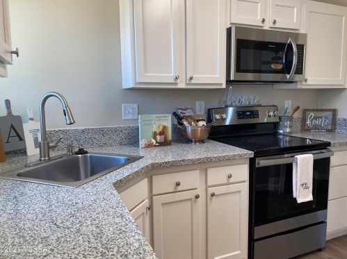 712 Benton Ave, Tucson AZ 85711-1118 exterior