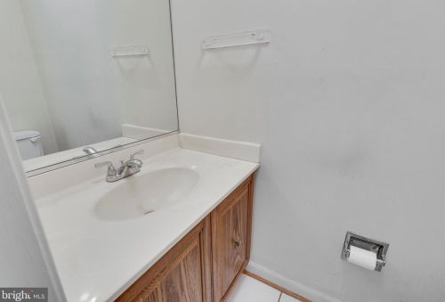 11352 Empire Ln, Rockville MD 20852-2870 exterior