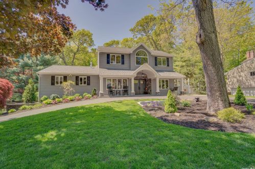 27 Colby Dr, Huntington Station, NY 11746-8352