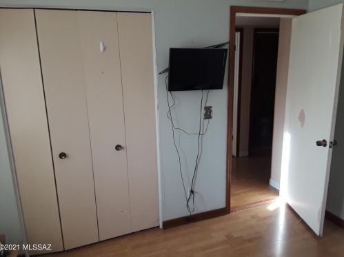 8854 Appomattox St, Tucson AZ 85710-2925 exterior