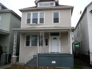 8400 Brandon Ave, Chicago IL  60617-2658 exterior