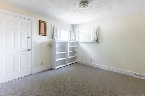 314 Elizabeth St, Derby CT 06418-1814 exterior