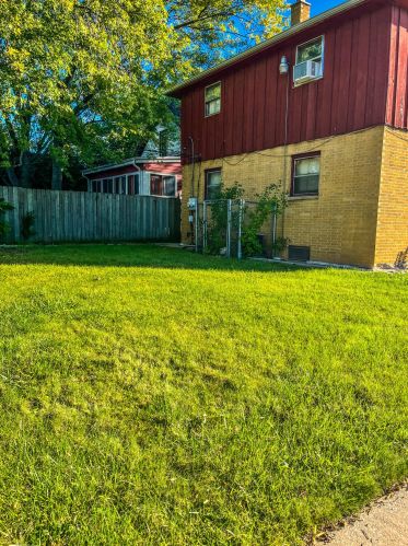 4401 38th St, Milwaukee WI  53221-2012 exterior