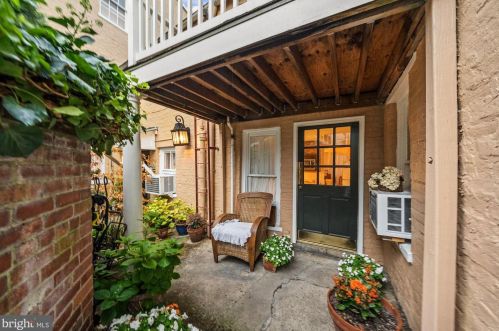 126 Fairfax St, Alexandria VA 22314-3331 exterior