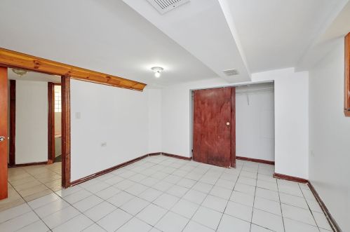 6635 Campbell Ave, Chicago IL 60645-5018 exterior