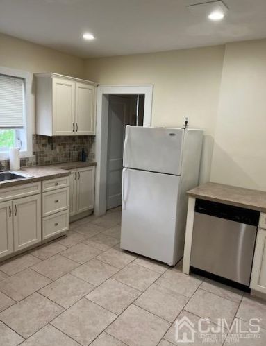 748 Ctr St, Green Brook NJ 08812-1510 exterior