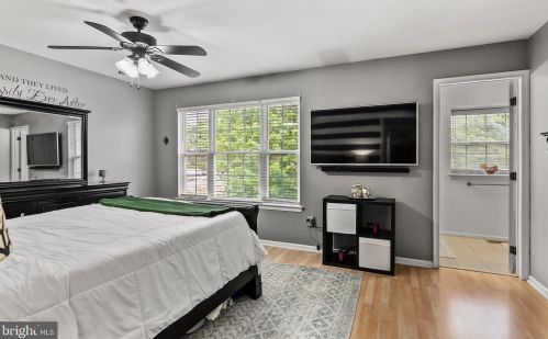 11 Kimberly Dr, Runnemede NJ 08078-2104 exterior