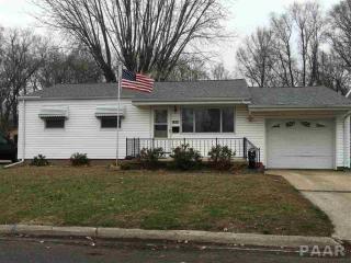 1905 Windsor St, Pekin, IL 61554-3867