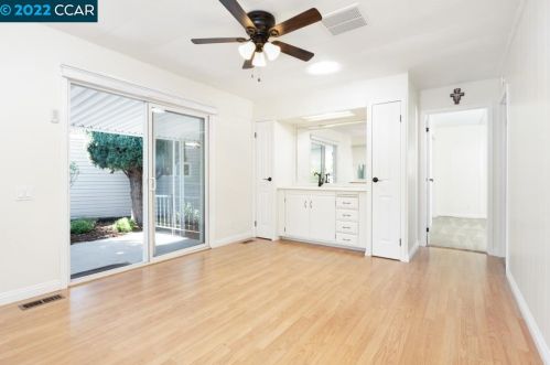 2081 Dalis Dr, Concord CA 94520-5423 exterior