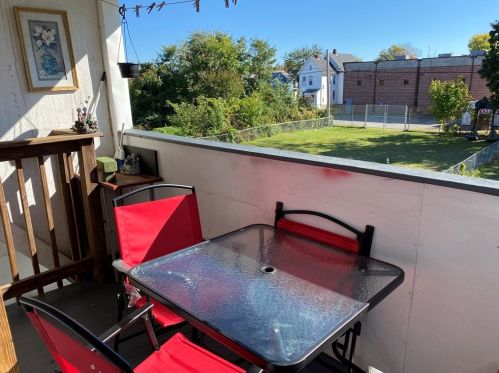 89 Ashley St, Springfield MA 01105-1572 exterior