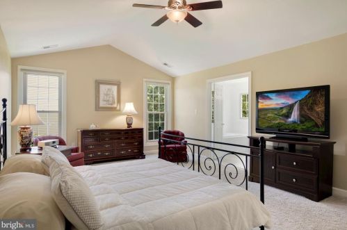 916 Brick Mnr Cir, Silver Spring MD 20905-3819 exterior