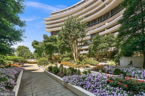 700 New Hampshire Ave, Washington DC 20037-2407 exterior