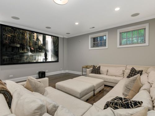 4147 Damen Ave, Chicago IL 60618-3045 exterior