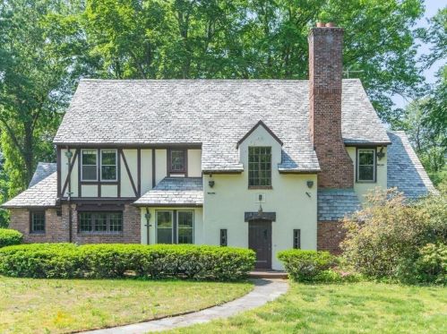 150 Crescent Rd, Springfield, MA 01106-1847