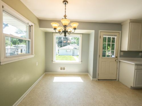 10529 Garfield Ave, Milwaukee WI 53208-1434 exterior