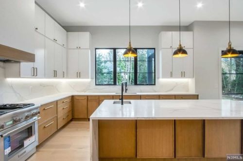 116 Lk Rd, Demarest NJ 07627-2236 exterior