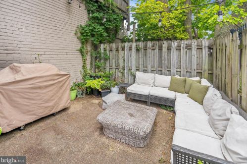 732 11 St, Washington DC 20010-2405 exterior