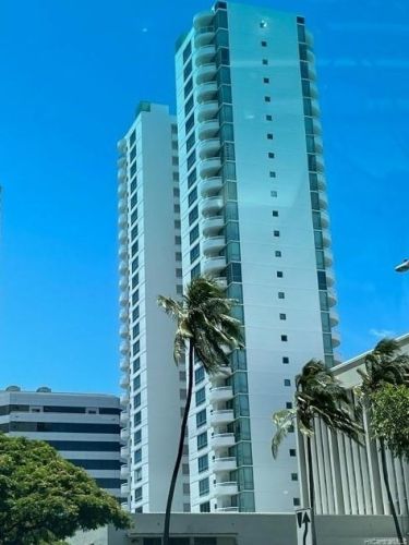 1341 Kapiolani Blvd, Honolulu HI  96814-4530 exterior