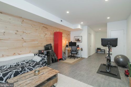 2030 Fletcher St, Philadelphia PA 19125-1539 exterior