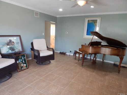 1118 Lee Ave, Fullerton CA 92833-4014 exterior